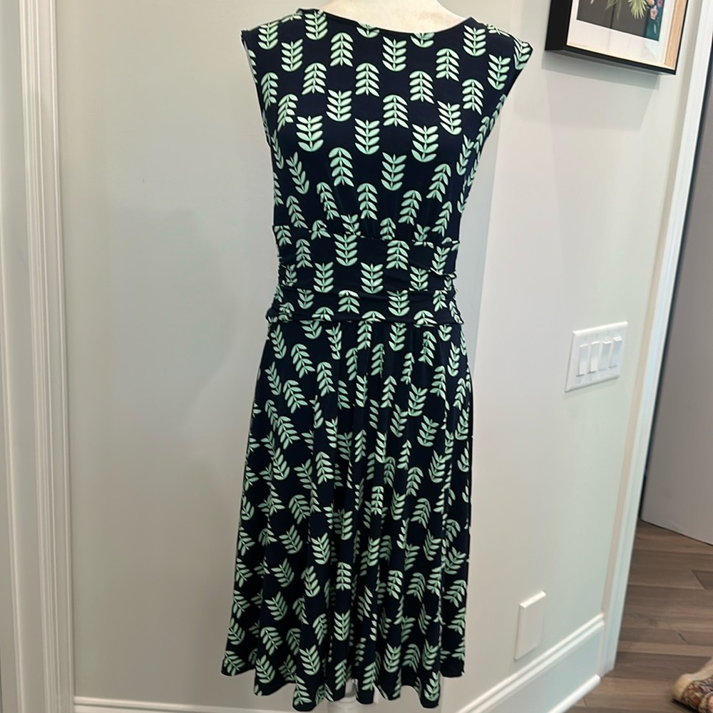 NWT- Ann Taylor Factory navy blue green print sleeveless dress. Size 4